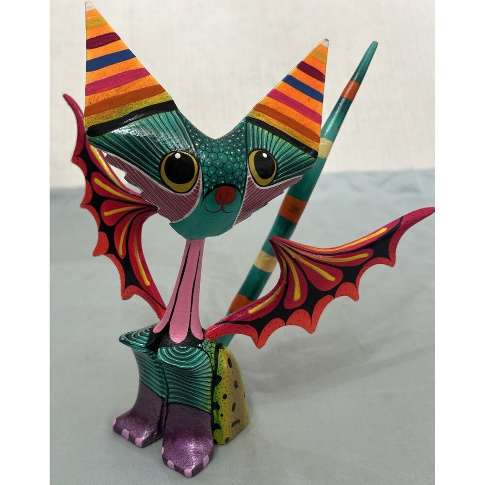 Oaxacan Alebrije Wood Carving Winged Cat Bat Mexican Folk Art  7” Tall